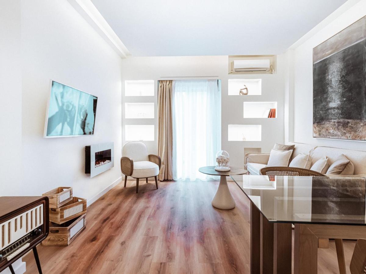אתונה Luxury Apartment In The Heart Of The City - 1Br מראה חיצוני תמונה